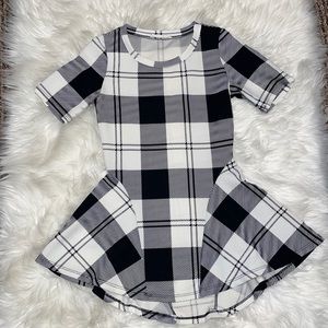 8 for $25🎈 Love this shirt!